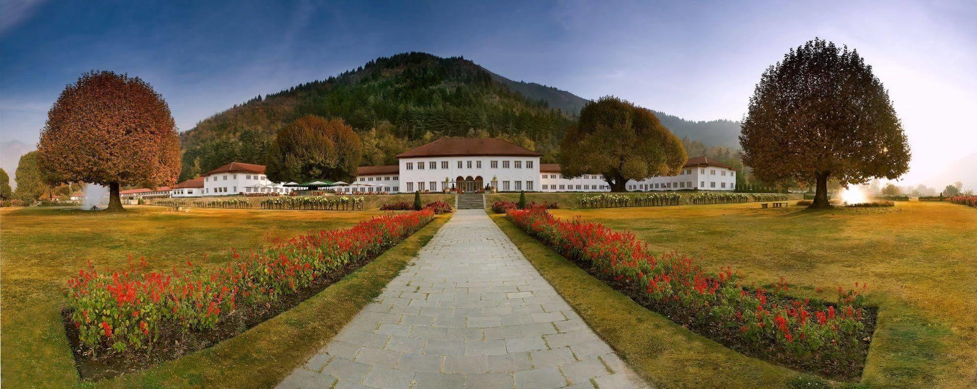 The Lalit Grand Palace Srinagar Exterior photo