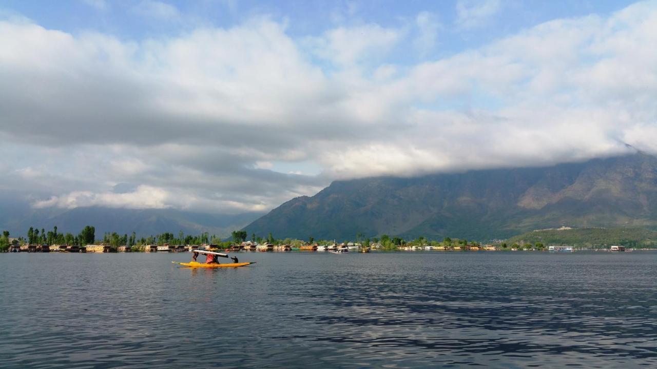 The Lalit Grand Palace Srinagar Exterior photo